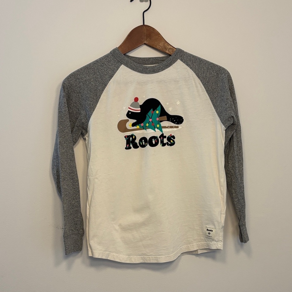 Roots Kids White & Gray Raglan Long-Sleeve Tee with Holiday Graphic